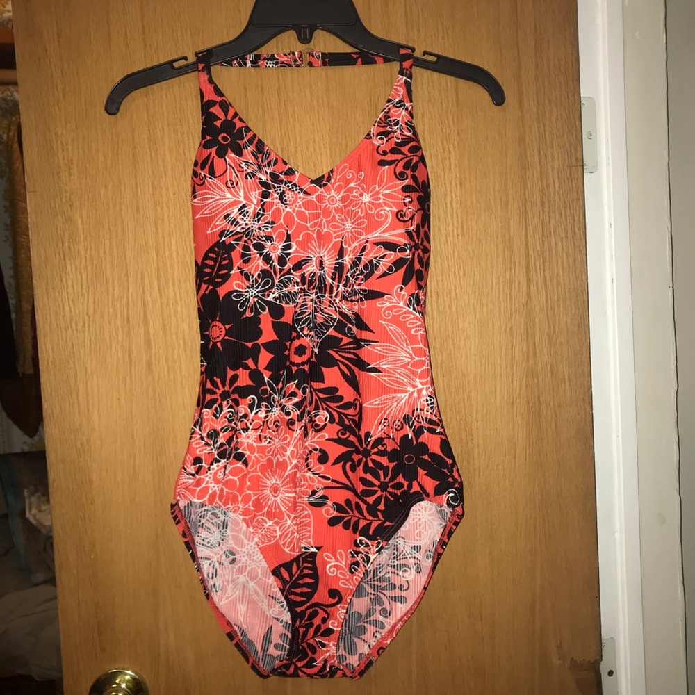Catalina One Piece Swimsuit 1X (16W)